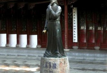 哈尔滨白居易铜雕像向著名诗人致敬