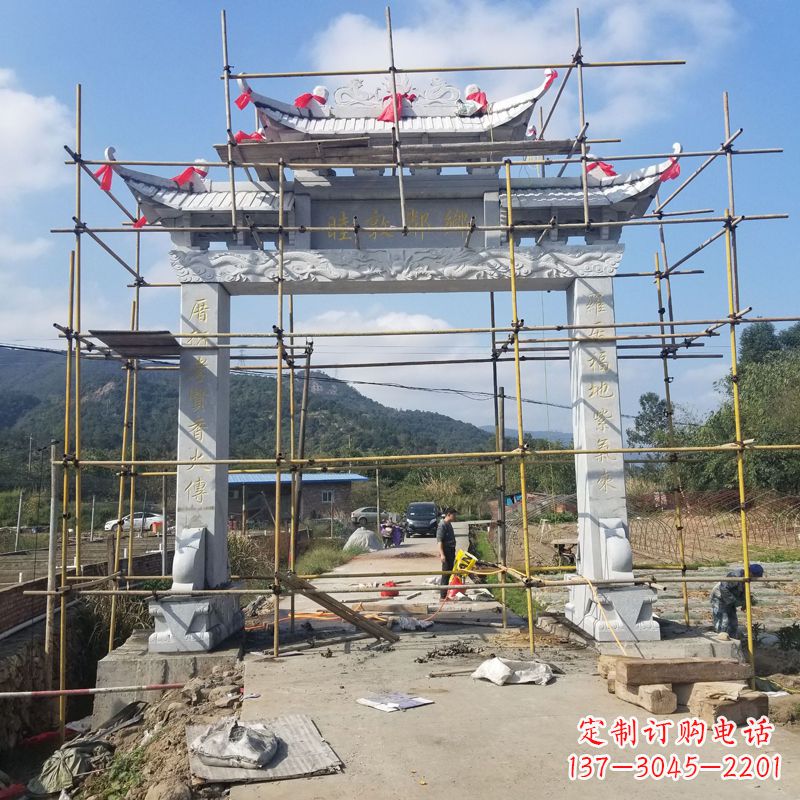 哈尔滨村庄石牌坊雕塑传承民间文化