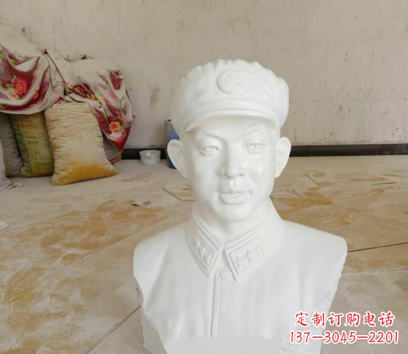 哈尔滨中领雕塑精美雷锋雕塑