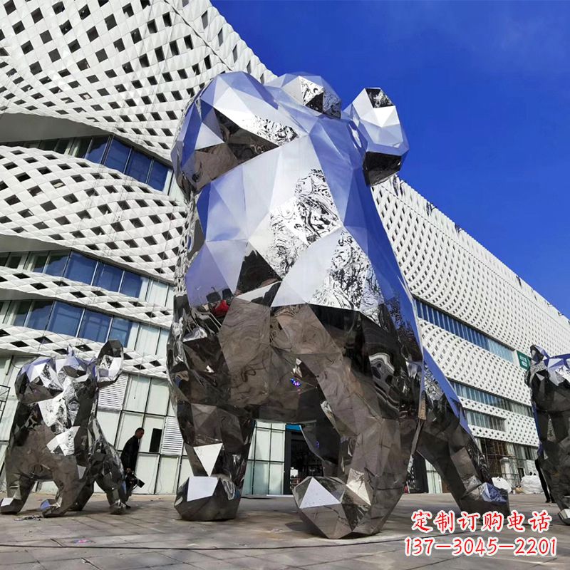 哈尔滨优雅可爱的面部狗雕塑