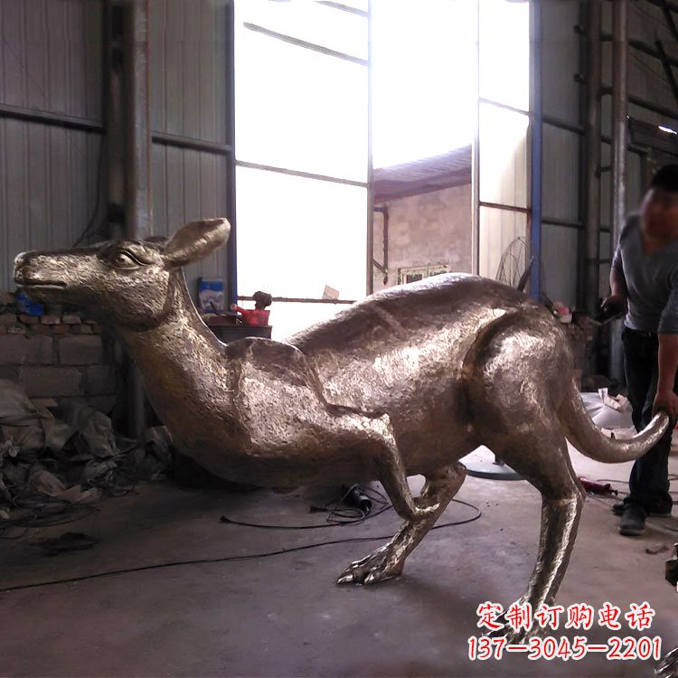 哈尔滨精美袋鼠纯铜雕塑