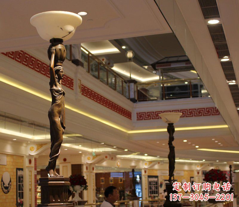 哈尔滨高端玻璃钢仿铜雕塑——女人雕塑