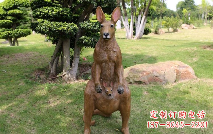 哈尔滨公园玻璃钢仿真袋鼠雕塑