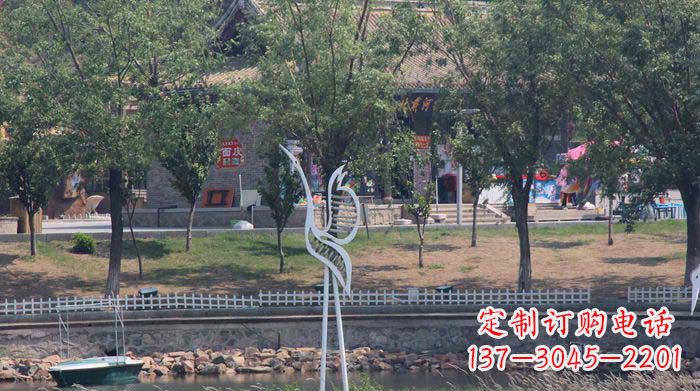 哈尔滨融合瑞雪灵羽,灵灯晶莹不锈钢仙鹤雕塑