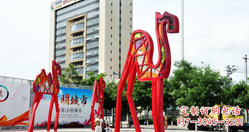 哈尔滨品质精良的公园不锈钢骆驼雕塑