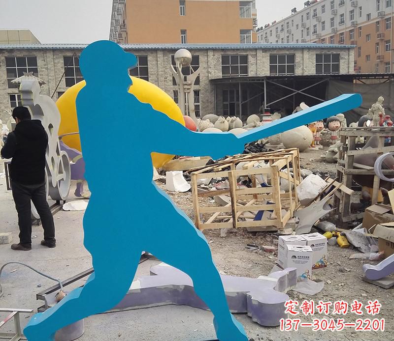 哈尔滨公园不锈钢打棒球雕塑2