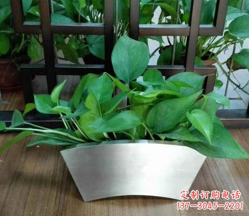 哈尔滨高质量不锈钢花盆雕塑,享受自然完美烘托