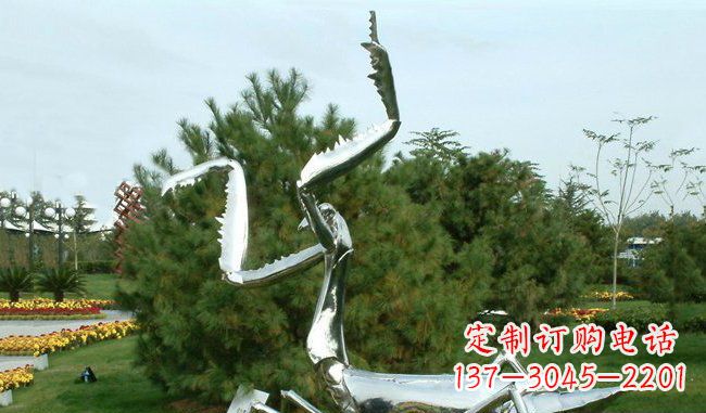 哈尔滨不锈钢螳螂雕塑