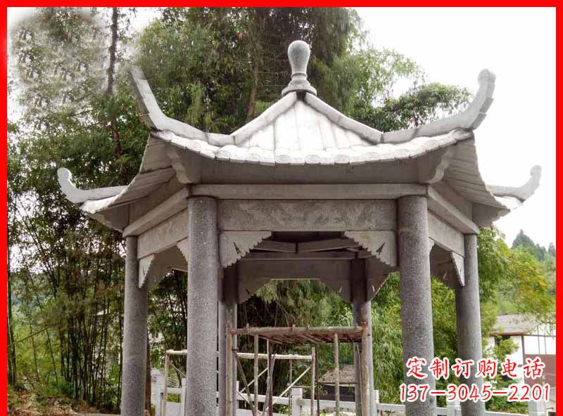 哈尔滨复古公园石凉亭雕塑
