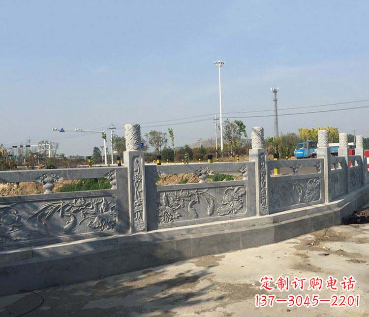 哈尔滨风格各异的精美公园仿古石栏板雕塑
