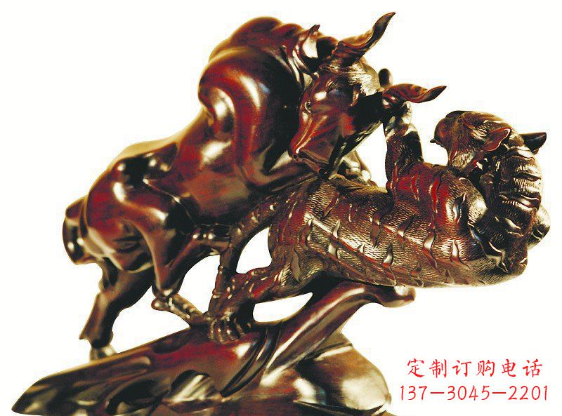 哈尔滨风格独特的铜制老虎雕塑