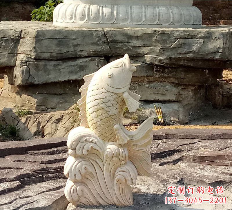 哈尔滨室外公园鲤鱼石雕装饰