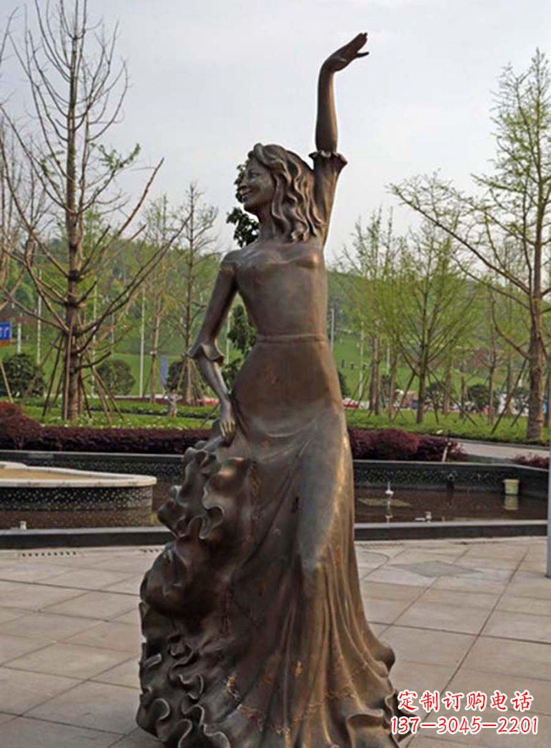 哈尔滨公园跳舞的女孩人物铜雕