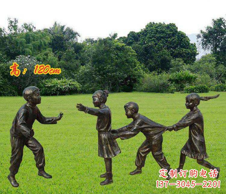 哈尔滨公园玩老鹰捉小鸡的儿童小品铜雕 (2)