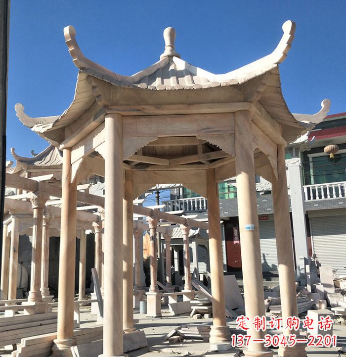 哈尔滨公园晚霞红凉亭雕塑