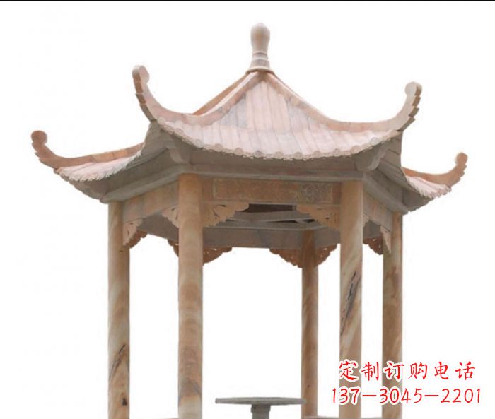 哈尔滨美丽而优雅的公园晚霞红六角石凉亭雕塑