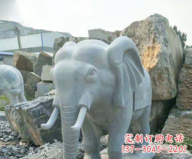 哈尔滨浓情大象雕塑,让爱更深刻