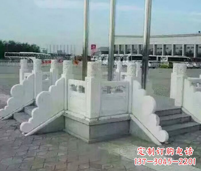 哈尔滨中领雕塑提供绚丽升旗台石雕,一种标志性的…