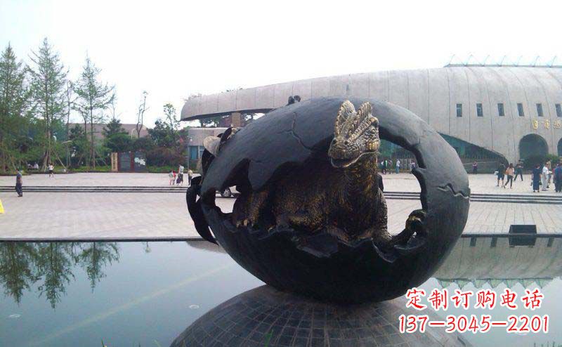 哈尔滨广场恐龙蛋景观铜雕