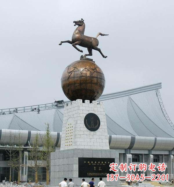 哈尔滨世界地球铜雕,完美展现地球的神秘与美丽