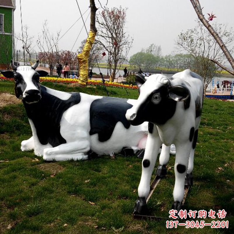 哈尔滨仿真奶牛雕塑,精致外形逼真细节
