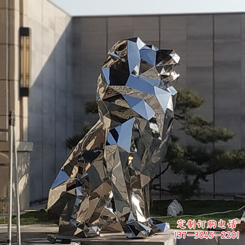 哈尔滨现代狮子雕塑，金属时尚与艺术完美结合