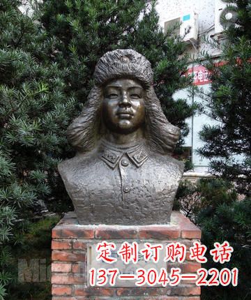 哈尔滨领雕塑:全国首创雷锋青铜胸像