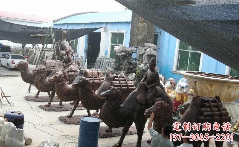 哈尔滨骆驼公园动物铜雕