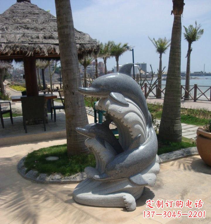 哈尔滨海豚雕塑,让海洋之声带给你温暖