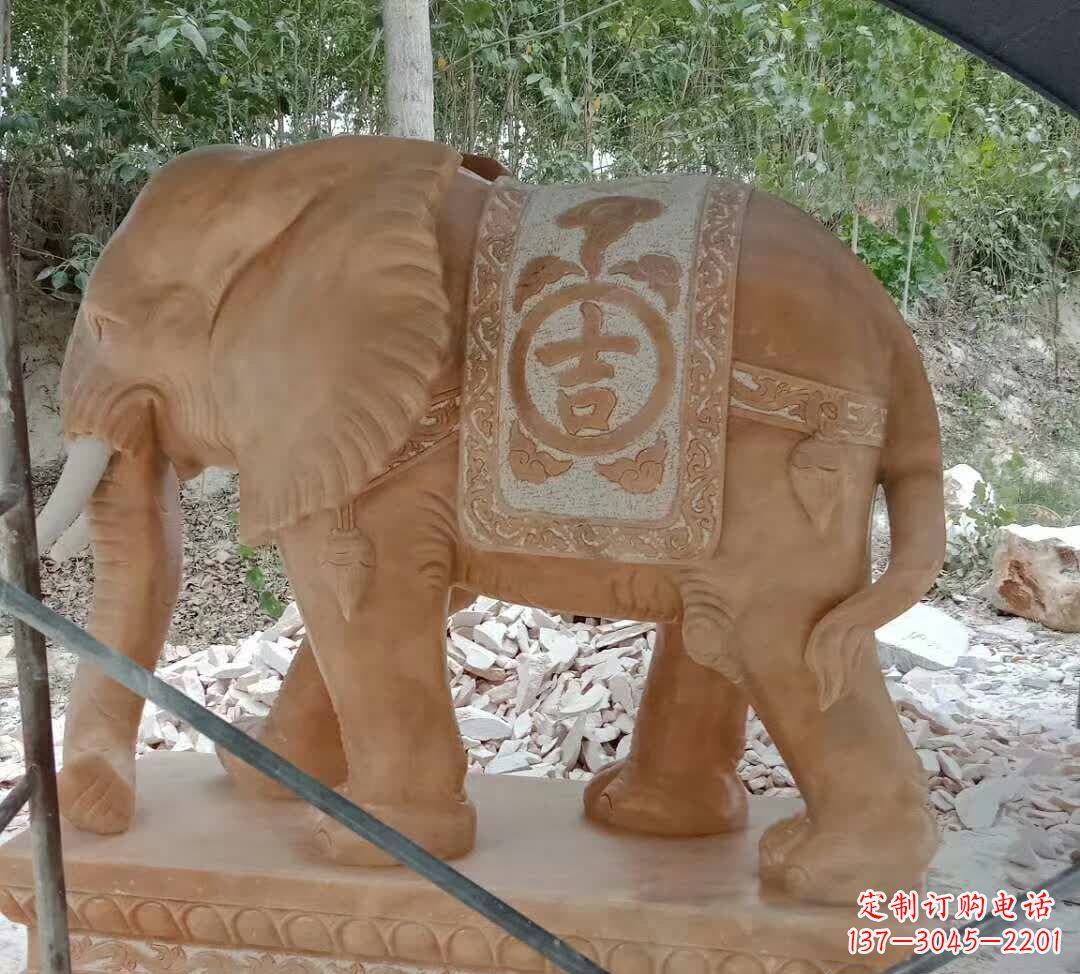 哈尔滨美观高雅的吉祥大象雕塑