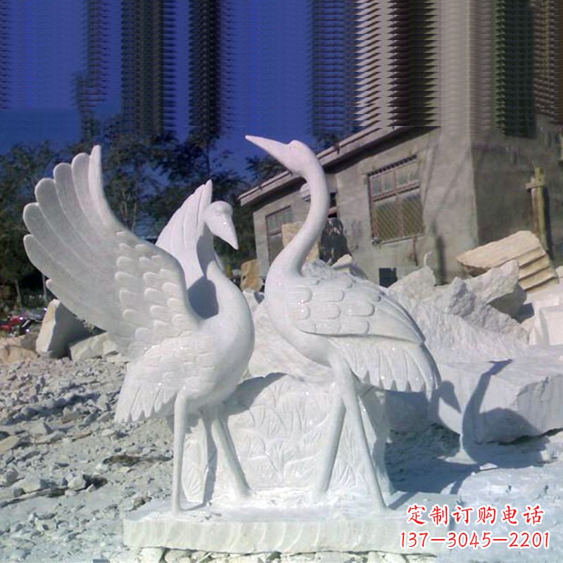 哈尔滨石雕仙鹤低头