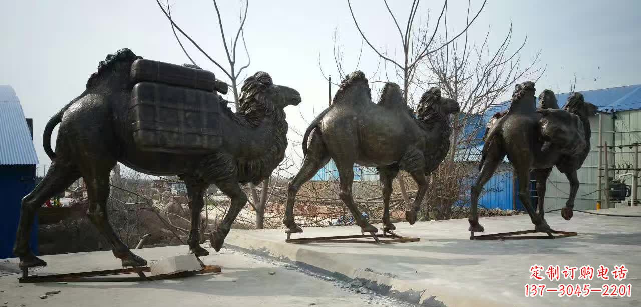 哈尔滨丝绸之路铜骆驼雕塑