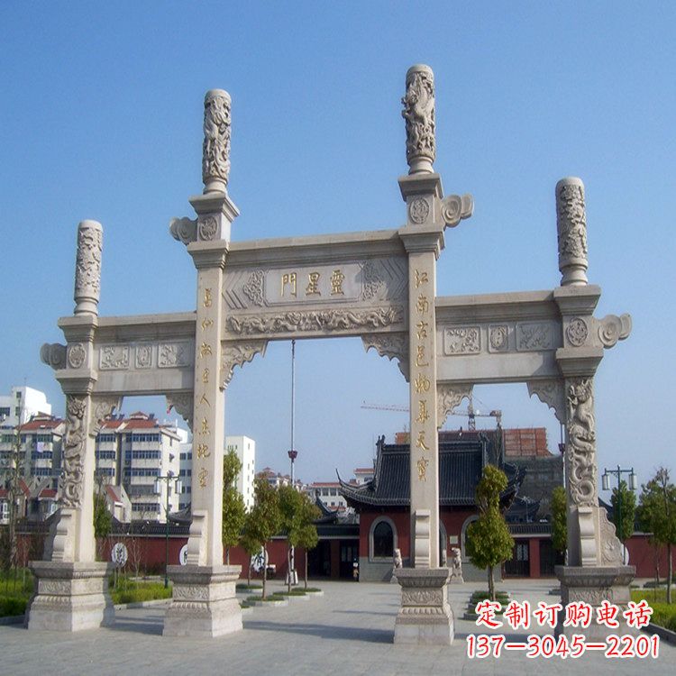 哈尔滨寺庙门口无楼牌坊