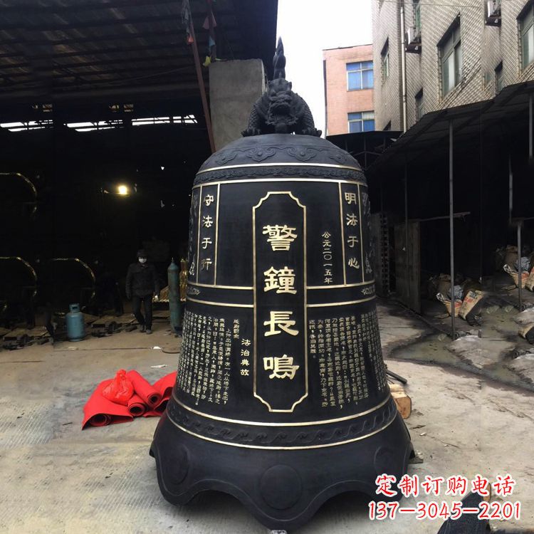 哈尔滨寺庙铜钟雕塑