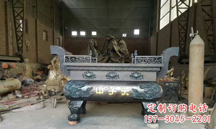 哈尔滨寺庙香炉铜雕_2