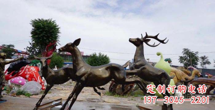 哈尔滨跳跃的小鹿铜雕