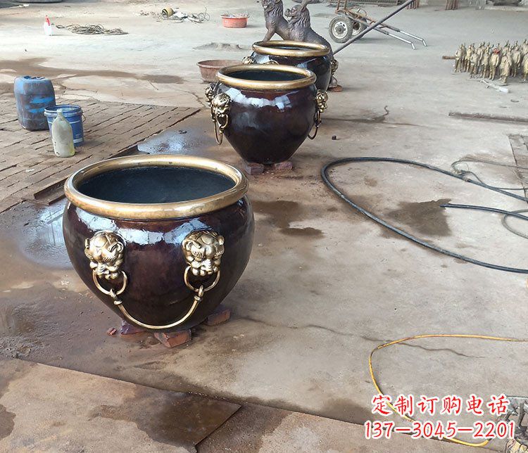 哈尔滨铜雕故宫狮子头水缸雕塑