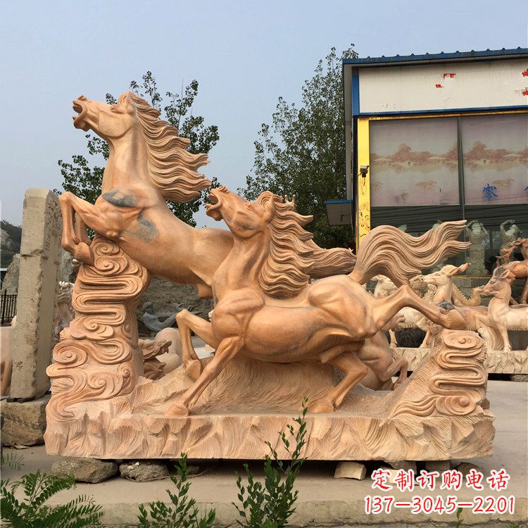 哈尔滨晚霞红奔马群雕