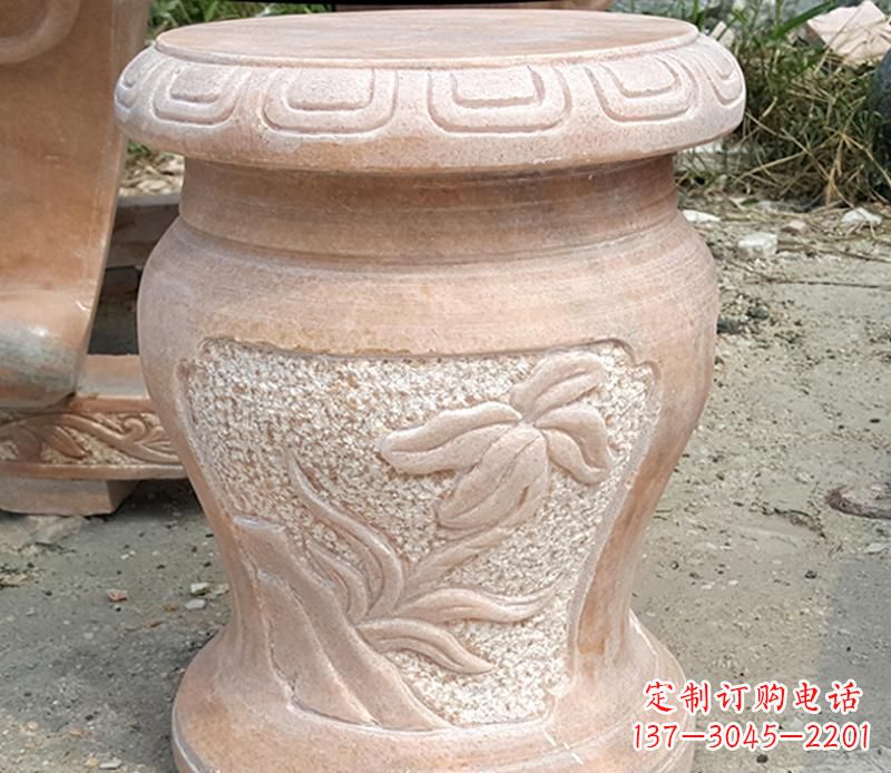 哈尔滨晚霞红景观蝴蝶石凳