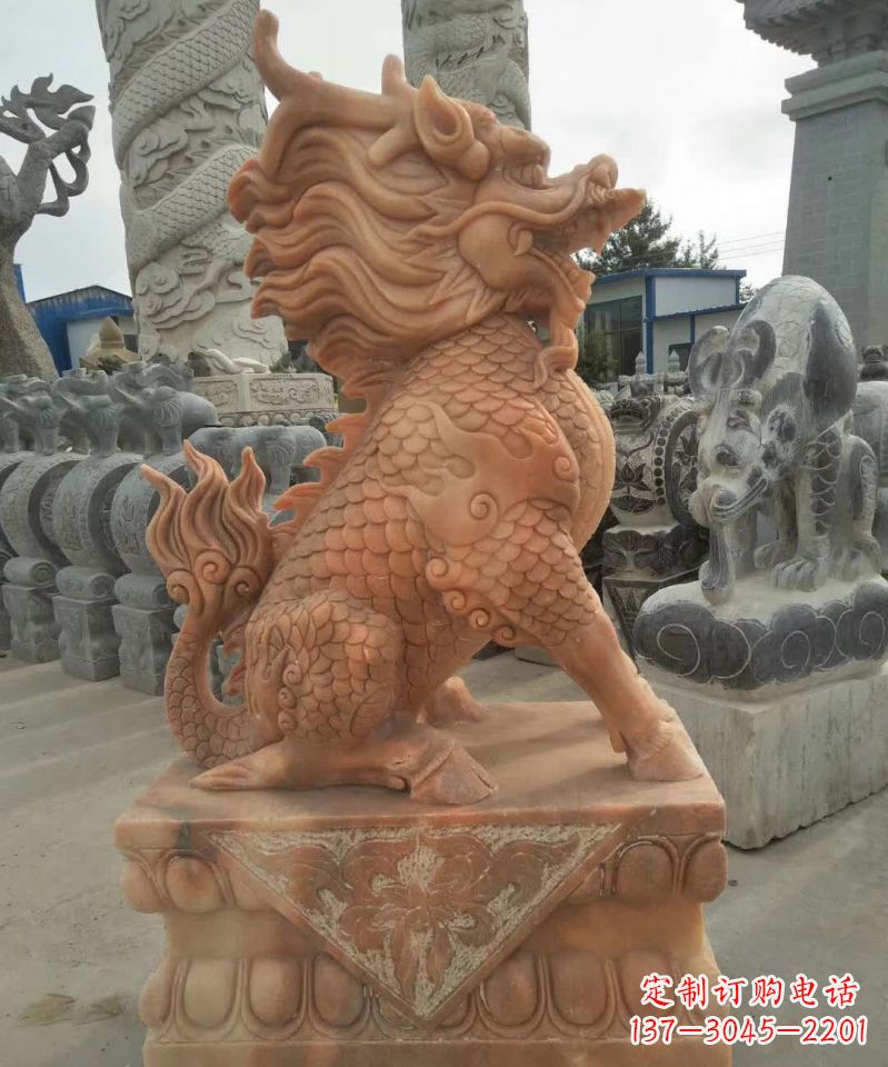 哈尔滨晚霞红麒麟雕塑1