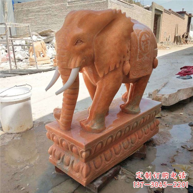哈尔滨晚霞红石雕大象