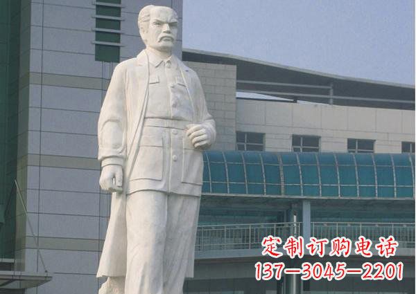 哈尔滨西方名人白求恩石雕