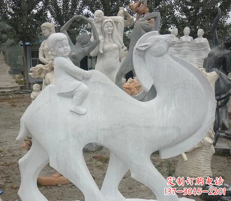 哈尔滨小孩骑骆驼石雕