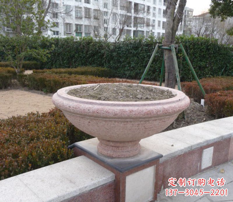 哈尔滨小区花盆石雕