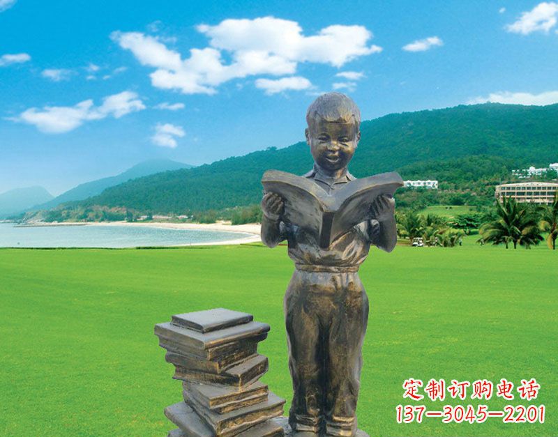 哈尔滨校园看书的小男孩雕塑