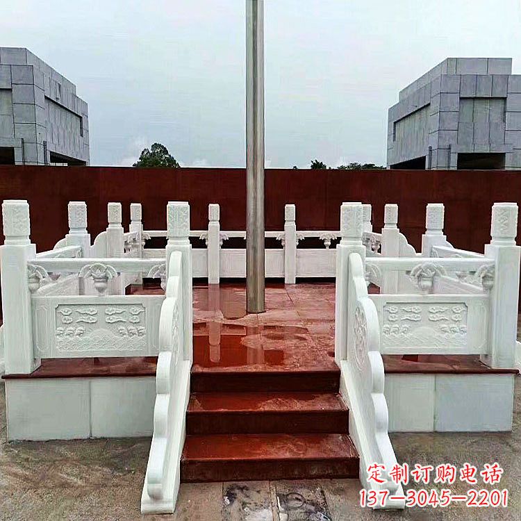 哈尔滨学校石雕升旗台