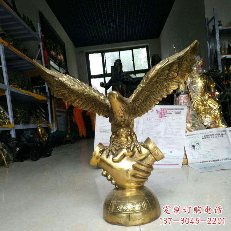 哈尔滨铸铜老鹰雕塑大展宏图