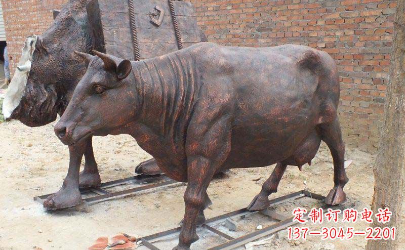 哈尔滨铸铜奶牛公园动物铜雕