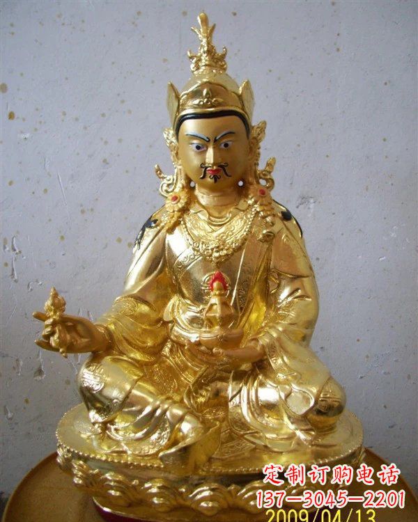 哈尔滨铸铜贴金藏佛莲花生大士雕塑